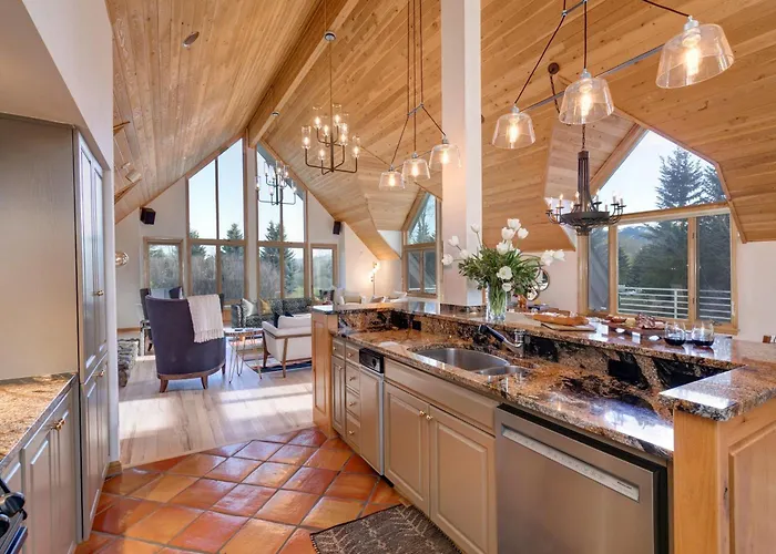 Holiday home Abode At Golden Spruce *