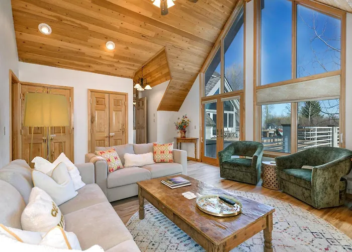 Holiday home Abode At Golden Spruce Wilson
