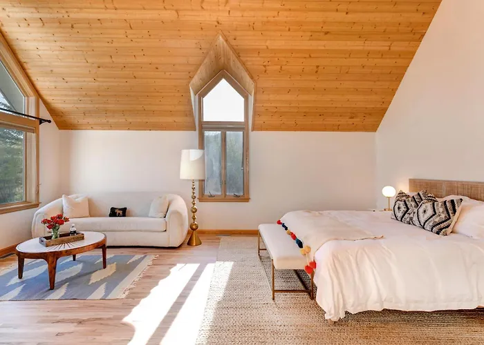 Holiday home Abode At Golden Spruce