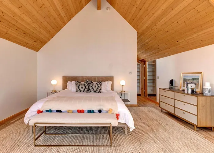 Holiday home Abode At Golden Spruce