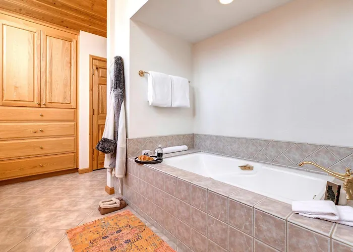 Holiday home Abode At Golden Spruce Wilson