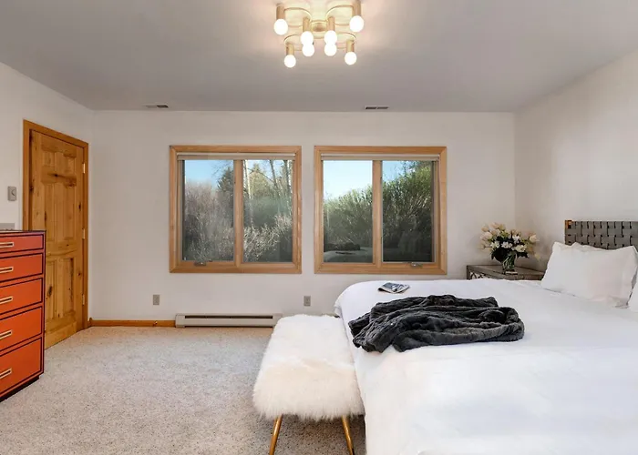 Abode At Golden Spruce Holiday home