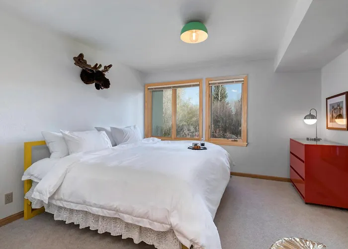 Holiday home Abode At Golden Spruce