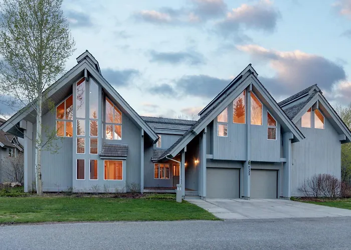 Abode At Golden Spruce Holiday home