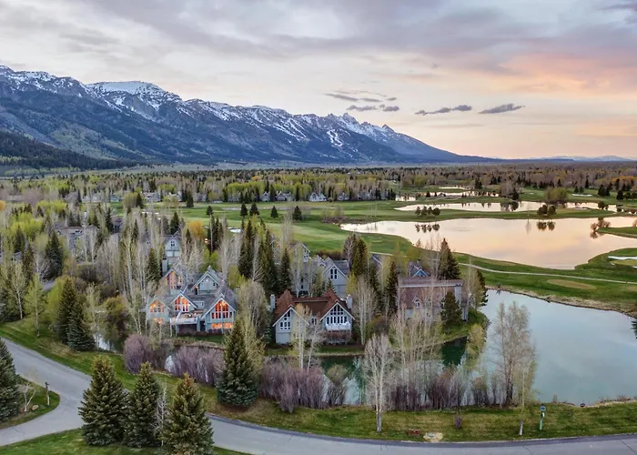 Abode At Golden Spruce Holiday home